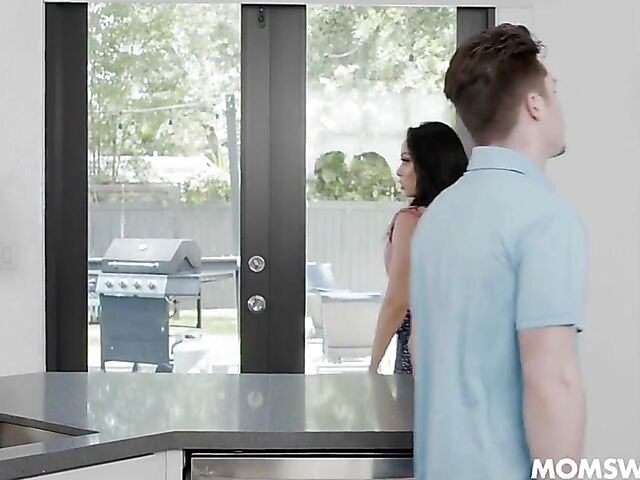 Mom Swap face sitting and pussy fucking with Charley Hart and Crystal Rush