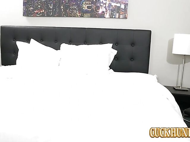 Interracial cuckold session in the bedroom with Febby Twigs