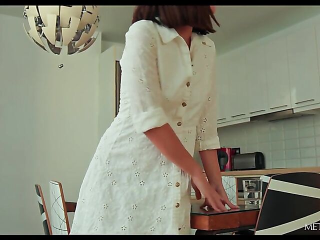 Eve Sweet - Passionate solo masturbation on the dining table