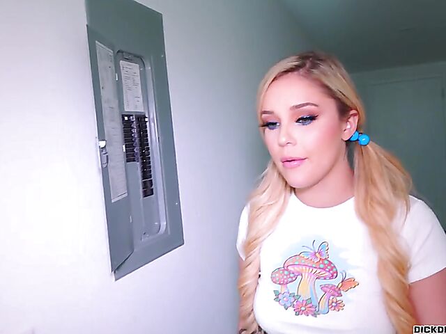 Kali Roses' interracial hardcore sextape with her white ass exposed