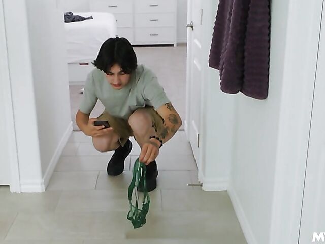 Ophelia Kaan - Panty sniffing boy caught by mom