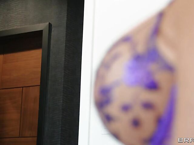 Sexy lingerie fuck with tight MILF Destiny Dixon