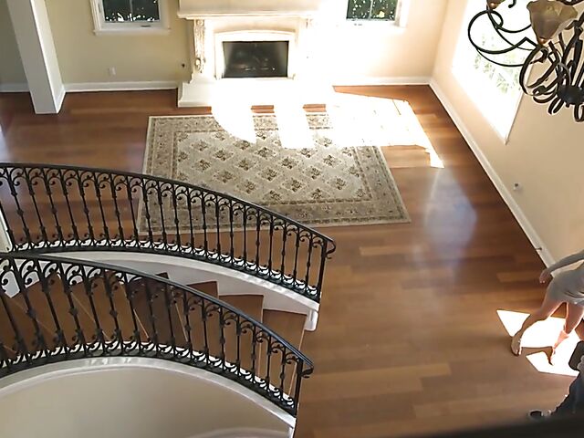 Sarah Jessie's milf feet for a handyman