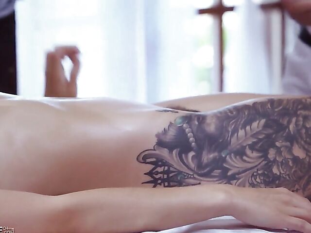 Intense massage sex with pierced tits girl Maddy May