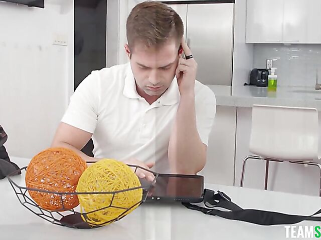 Summer Col & Hot Ass Hollywood - Busty curvy milf teaches Colombian girl in a threesome