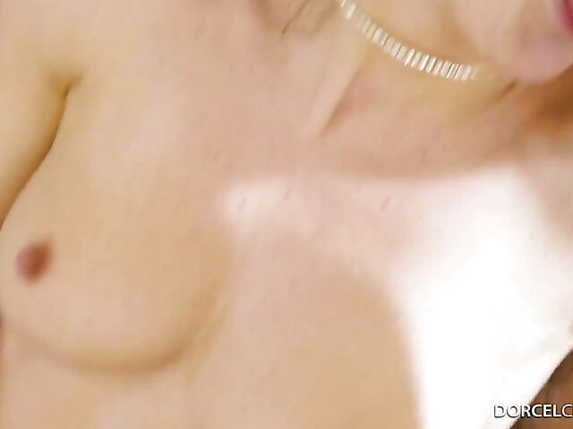 Hot MMF threesome after bath with lovely Bella Tina