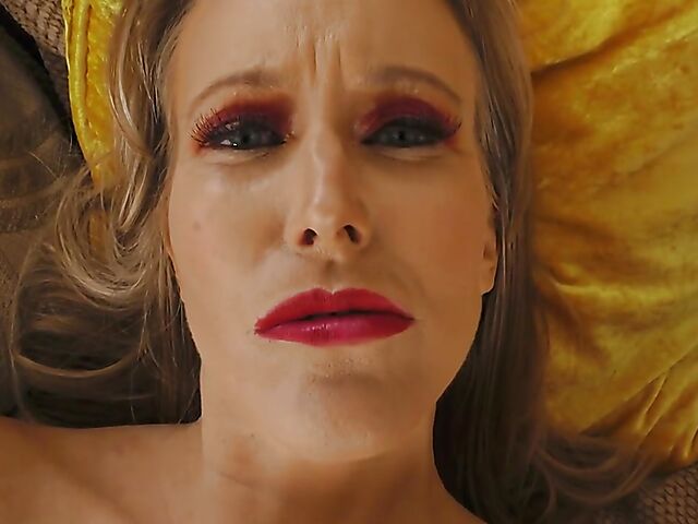 Mackenzie Page - Lonely MILF dildo passion