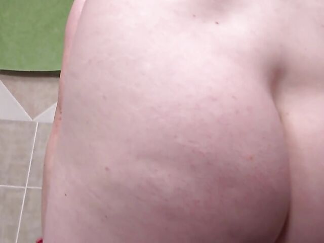 Anna Bella - Chesty mature bath masturbation