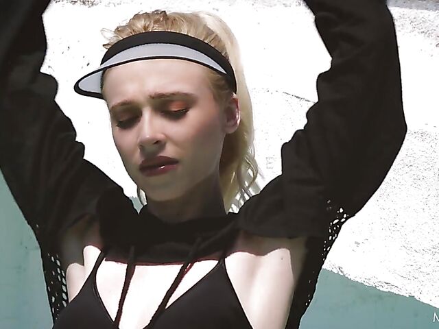 Nude workout in the sun and sexy masturbation with Riley Anne