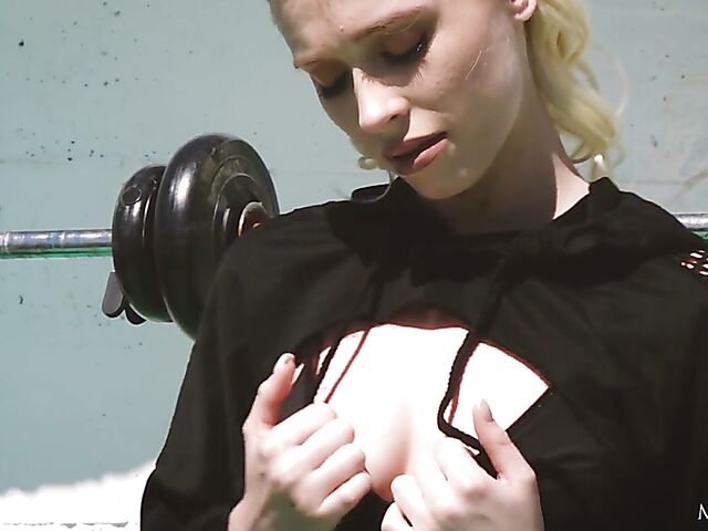 Nude workout in the sun and sexy masturbation with Riley Anne