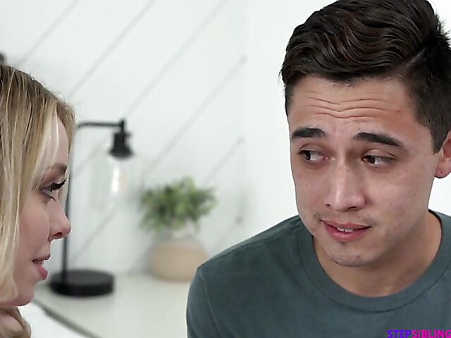 FFM teen threesome with Haley Spades and Jazmin Luv fucking the exact size cock