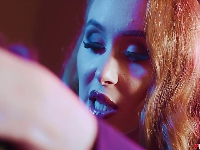 Long-legged British babe Lenina Crowne kills mafia bosses to fuck Danny D