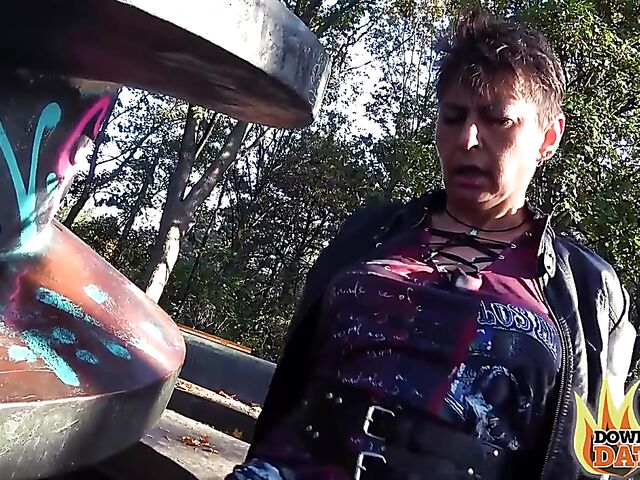 Fuck date in the park with short haired mature slut Rubina