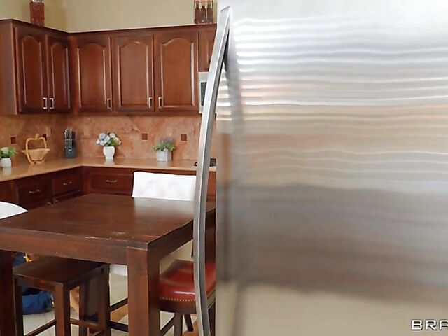 Plumber bangs big tits MILF Savannah Bond in the middle of the kitchen