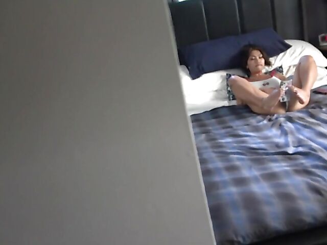 POV asian girlfriend Yumi Sin gets dicked down in her bed