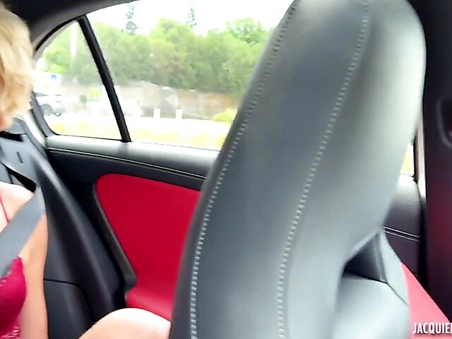 French outdoor threesome with short-haired blonde Daisy