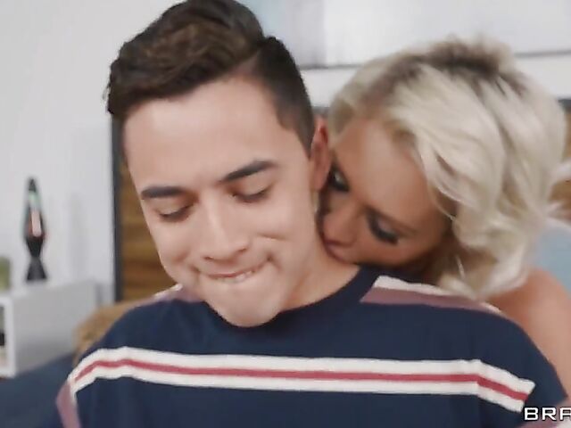 Milf and young threesome with busty Annabel Redd and Charli Phoenix