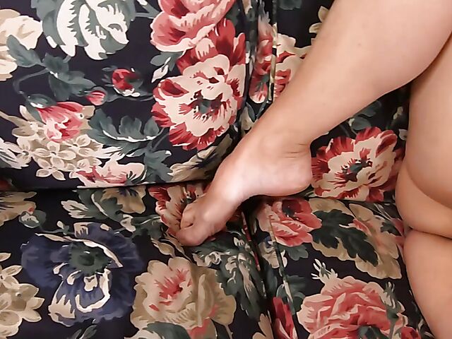 Tina, 61 - Four-eyed busty granny solo