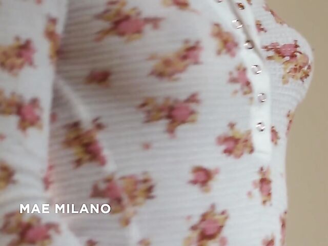 Kimora Quin & Mae Milano - Flower delivery and lesbian sex