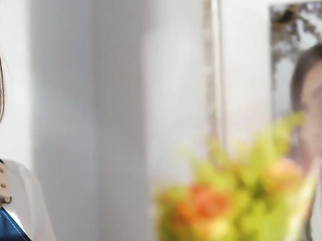 Kimora Quin & Mae Milano - Flower delivery and lesbian sex