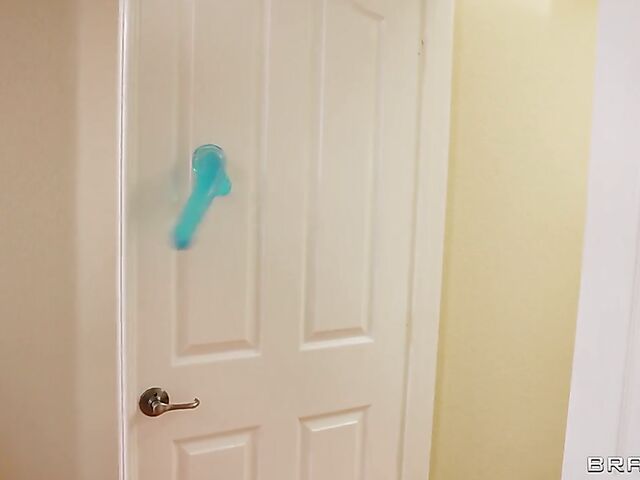 Busty big ass threesome with curvy milf blondes Julie Cash and Jenna Starr