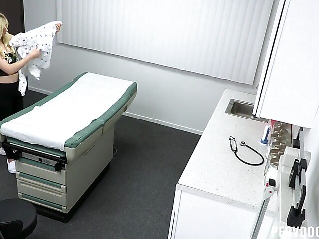 Minxx Marley & Jane Rogers - Nurse and doctor threesome with small tits blonde