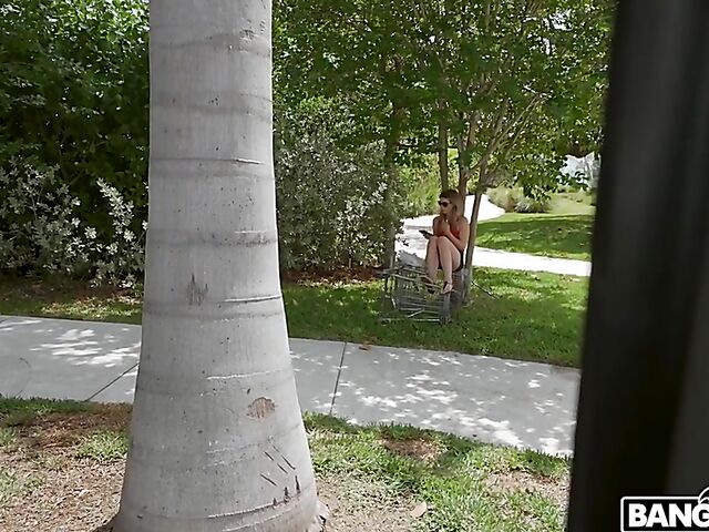 Hot Miami girl with fake tits Graycee Baybee gets talked into sex for cash