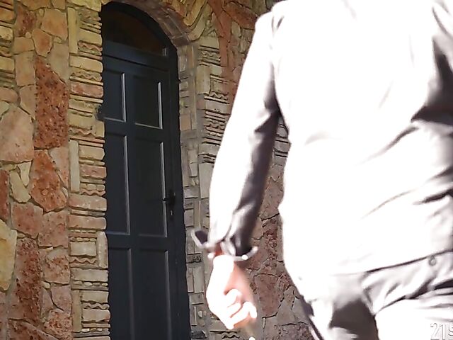 Sexy anal in lace and leather with elegant Francys Belle