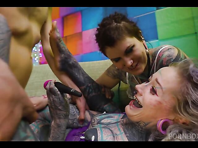 Top to toe tattoo anal threesome with Anuskatzz