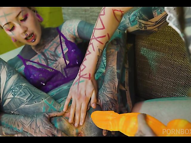 Top to toe tattoo anal threesome with Anuskatzz