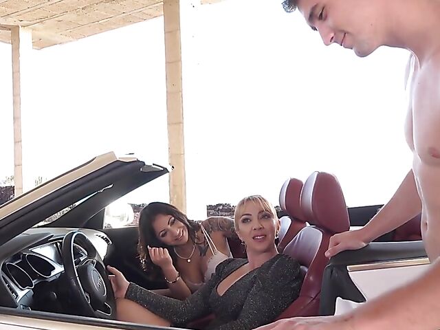 FFM anal by the car with Lina Jones and Pamela Sanchez