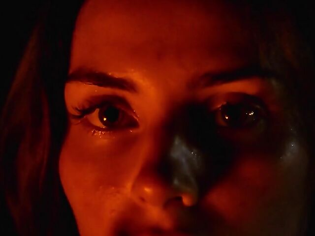 Stunning bikini babe Irina Sivalna gets naked in the paradise