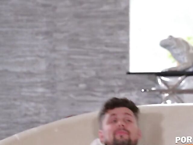 Foursome with double penetration featuring Shalina Devine and Sara Bell