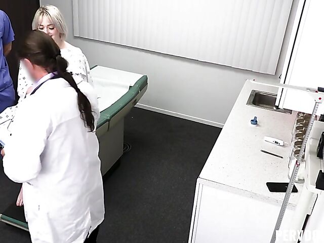 Gyno fuck with blonde patient Annie Archer