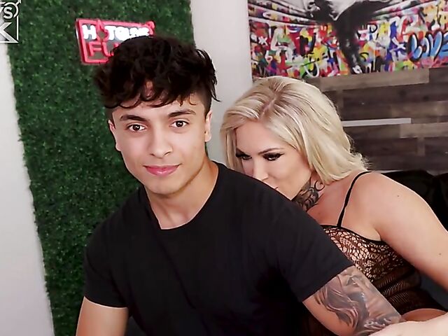 Dante Jones & Christina Savoy - Hot guy and big tits blonde beauty