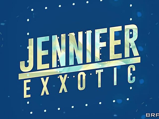 Sneaky big ass anal massage with curvy Jennifer Exxotic