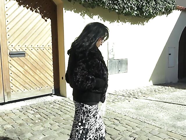 Busty mature and young with old but hot Inna White