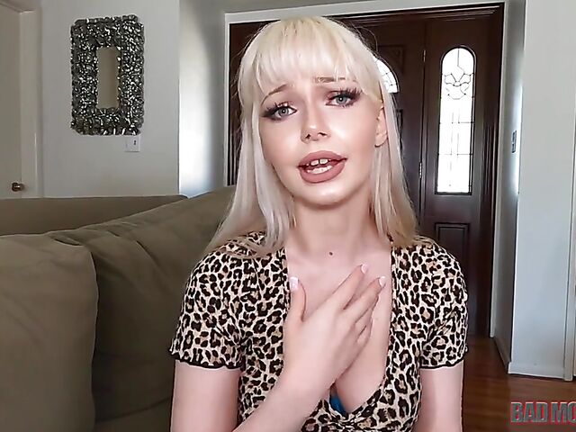 POV mommy porn with blonde milf Jessica Starling