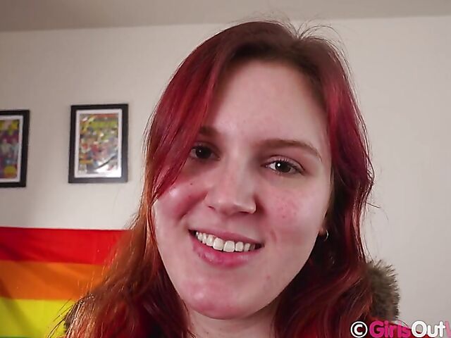 Amelia P gets eaten out by her redhead lesbian girlfriend Fawn