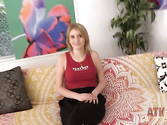 Naked interview with small tits girl Stephanie Gwen