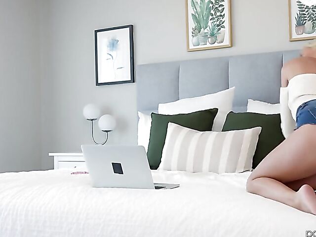 Naughty young blonde Kiara Cole doing her best cam show