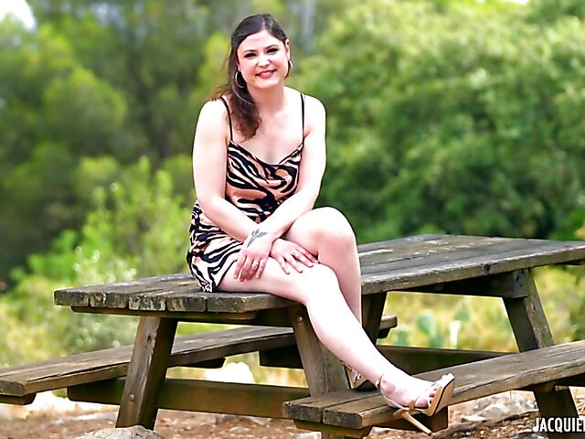 39-year-old euro MILF Aurora gets fucked in France