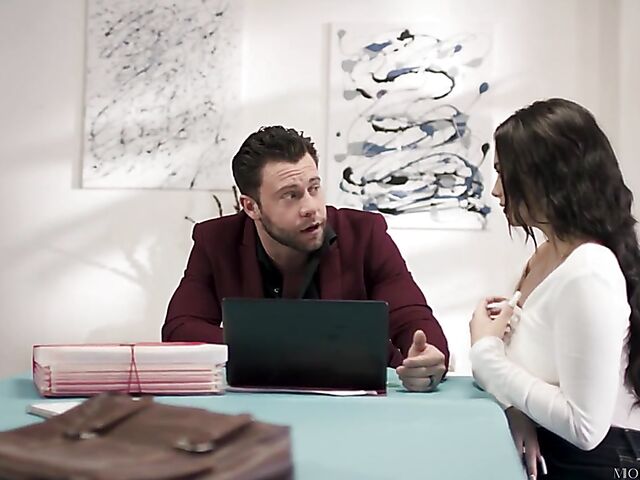 Young brunette Violet Starr and blonde milf Rachael Cavalli fuck the same cock