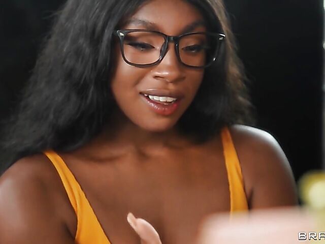 Curious ebony sculptor with glasses Amari Anne gets her black pussy filled