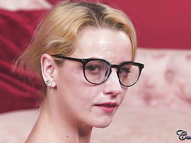 Blowjob and cum on glasses with Annabel Lee