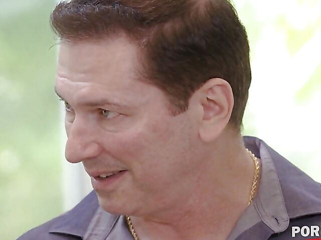 Experienced real estate agent fucks busty LaSirena69