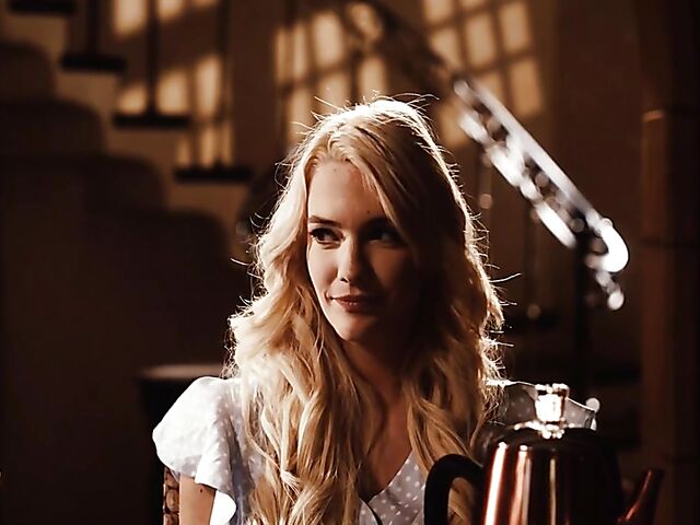 Nathan Bronson & Kiara Cole - Small tits blonde gets cum on belly