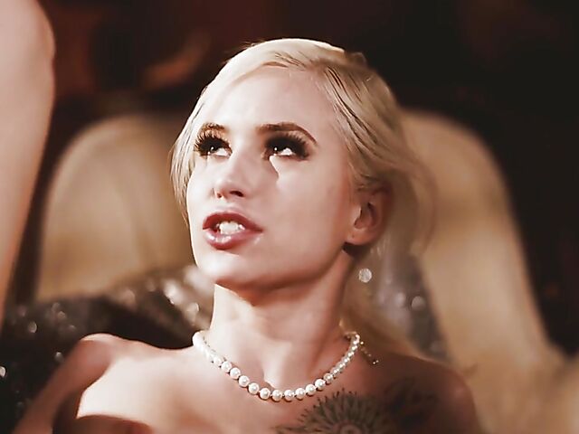 Having a good time with tiny tits blonde Kiara Cole