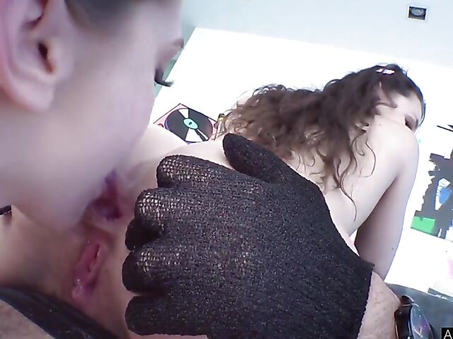 Two girls anal with fucking cute Liz Jordan and Joey White