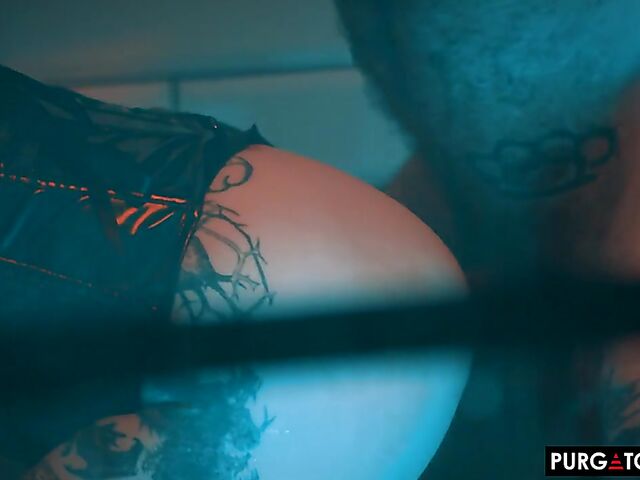 Bathroom threesome anal in the dark with inked Eden Ivy